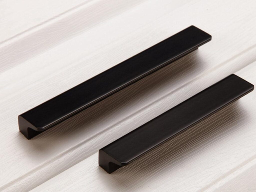 Lip pull kitchen handles matte black Townsville