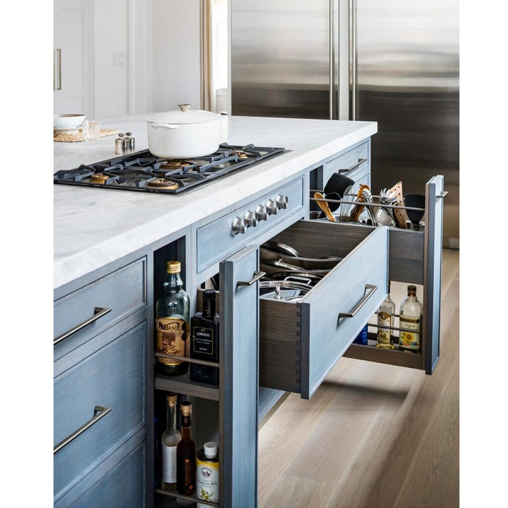 Kitchen handles Surfers Paradise Matt black /Brushed brass/Brushed