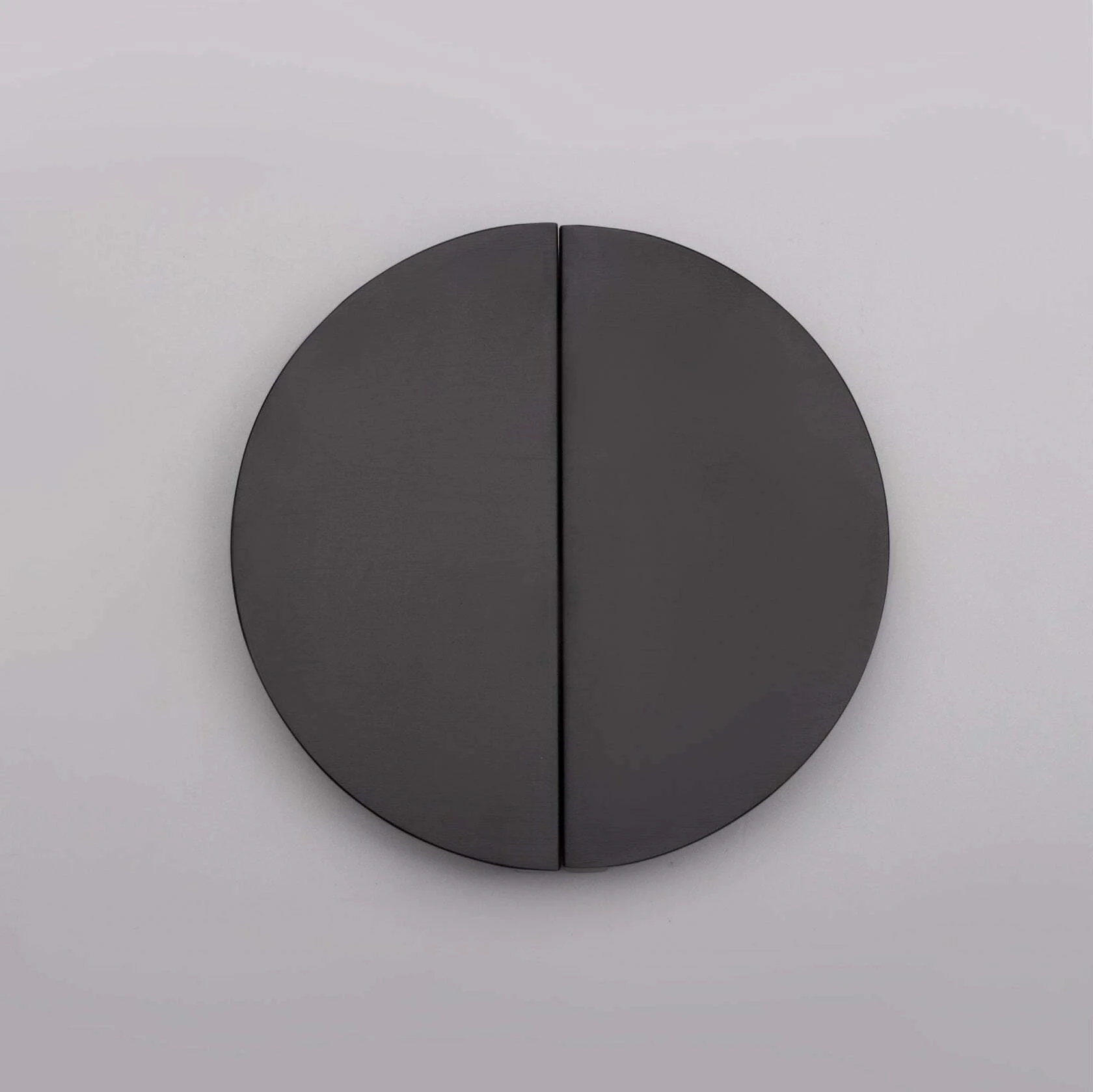 KT&CO Kitchen drawer handles luna pull half moon Albany Matt black / brushed brass /Brushed nickel - Image 5