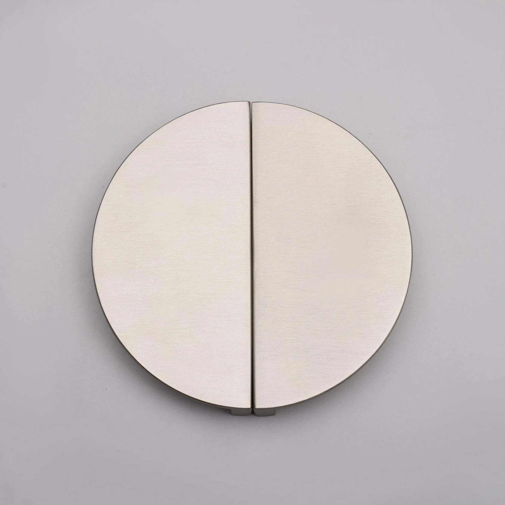 KT&CO Kitchen drawer handles luna pull half moon Albany Matt black / brushed brass /Brushed nickel - Image 7