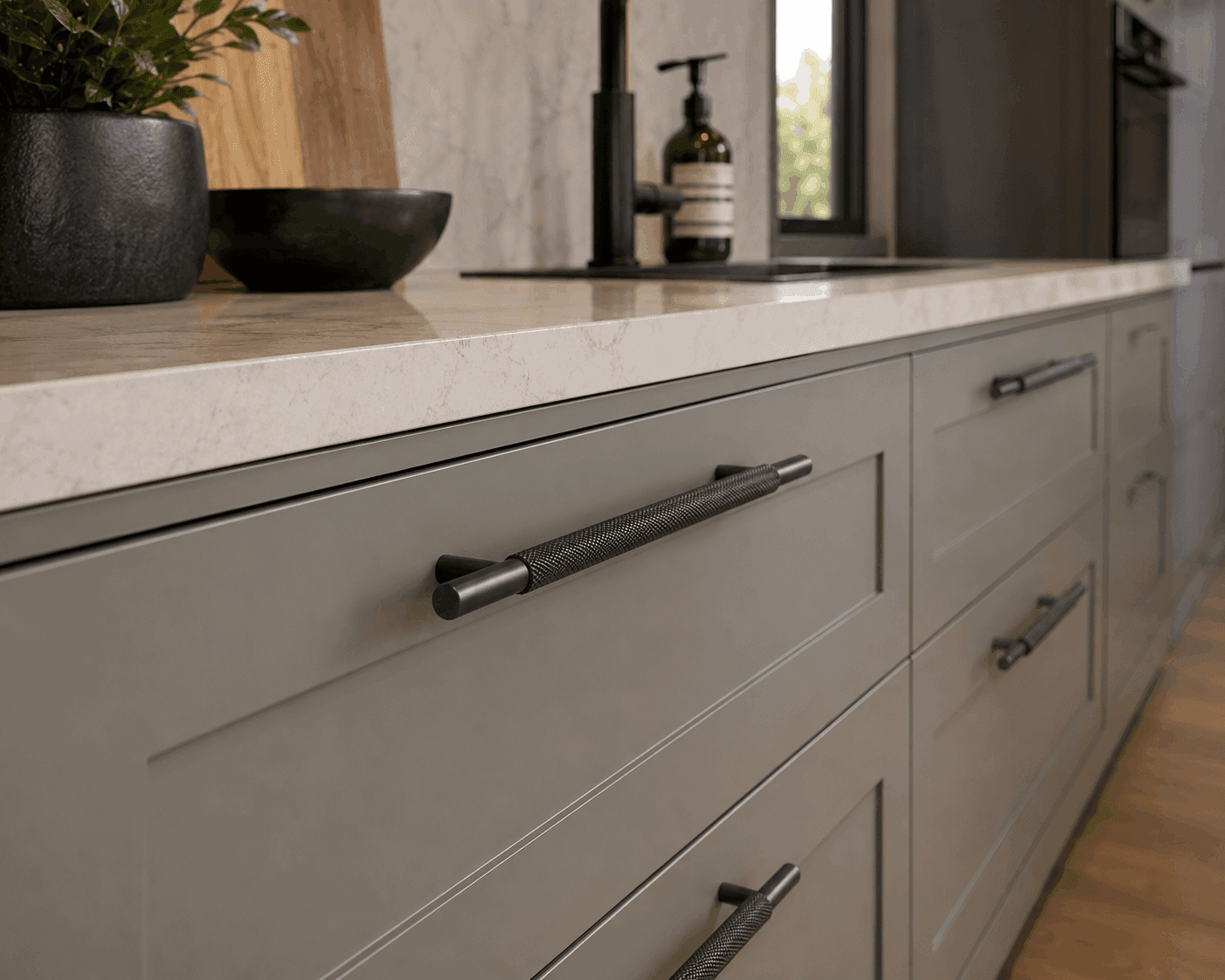 Kitchen Knurled cabinet handles gunmetal grey Bondi - Image 2